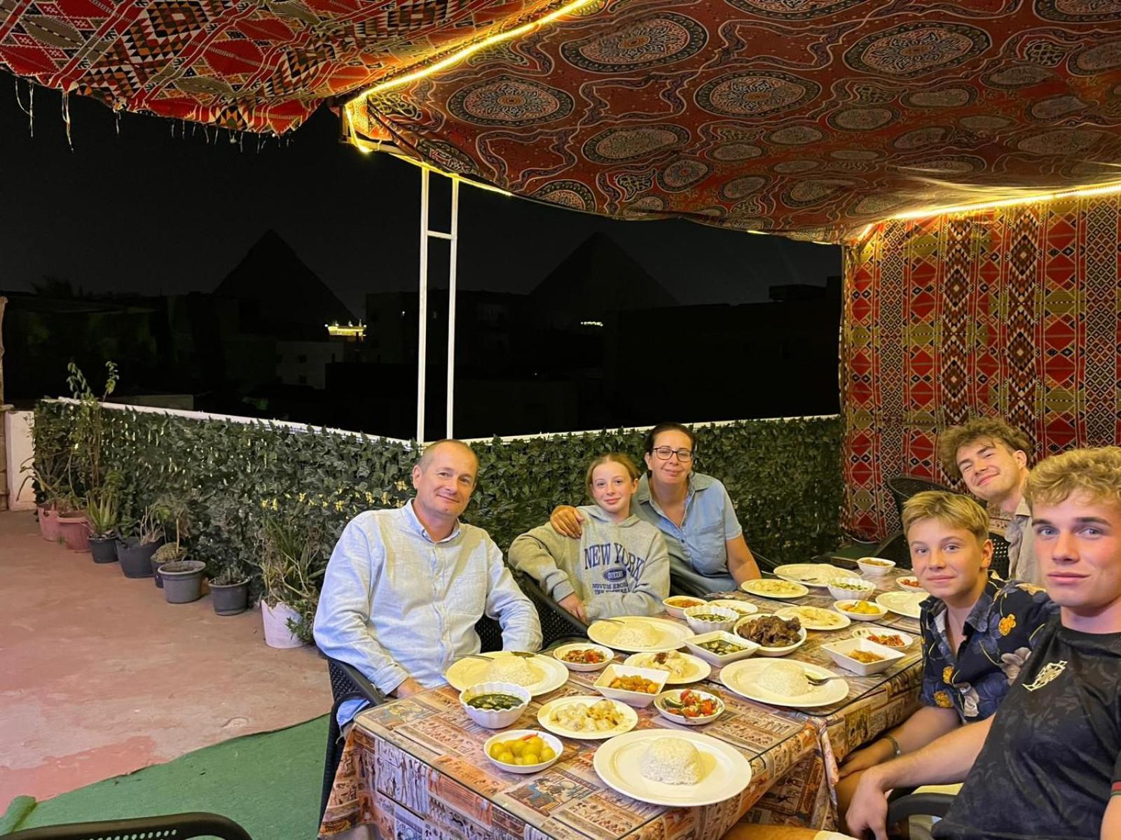 Jana Pyramids View In 3 Bed & Breakfast Kafrat al Jabal ภายนอก รูปภาพ