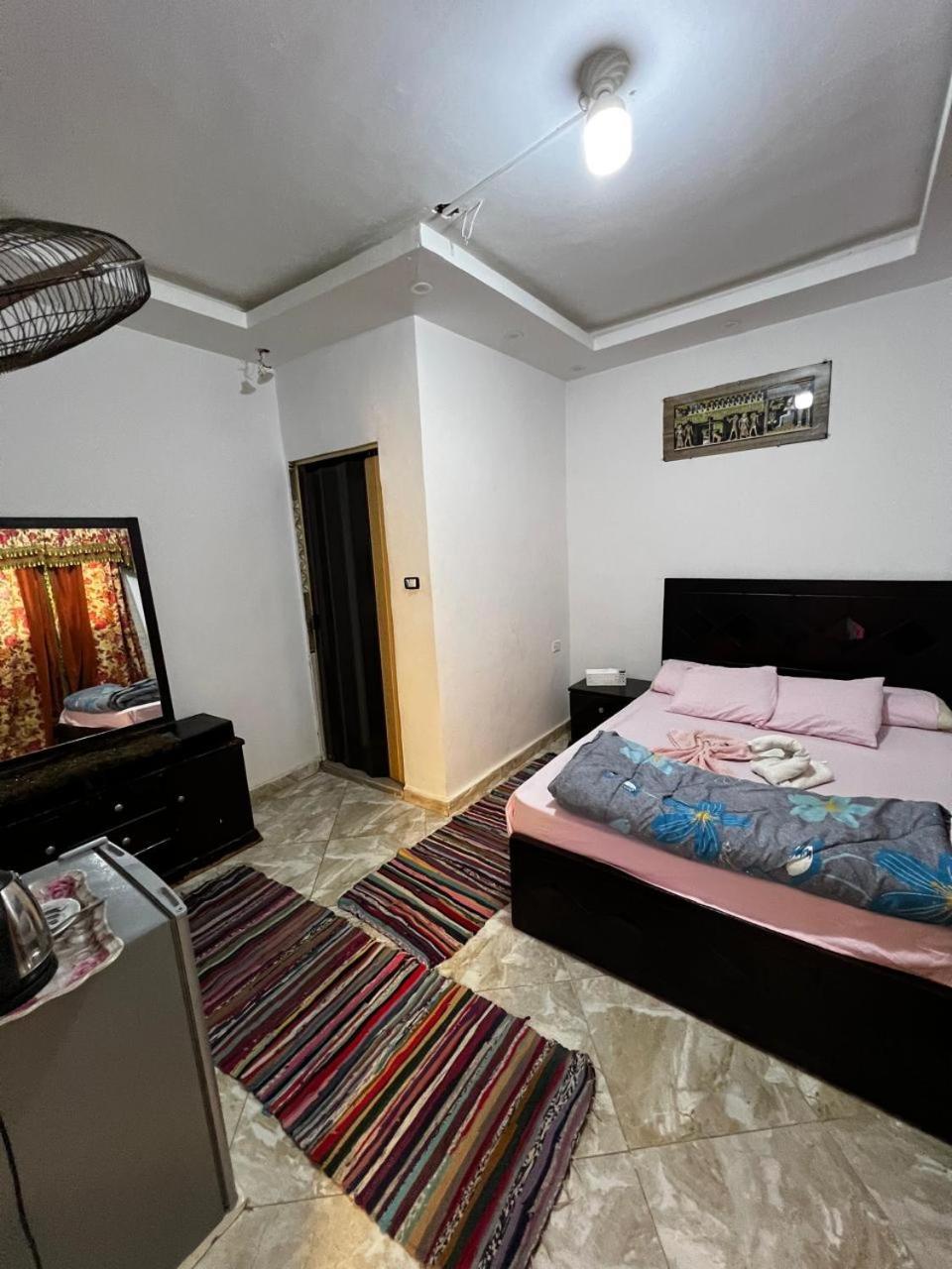 Jana Pyramids View In 3 Bed & Breakfast Kafrat al Jabal ภายนอก รูปภาพ