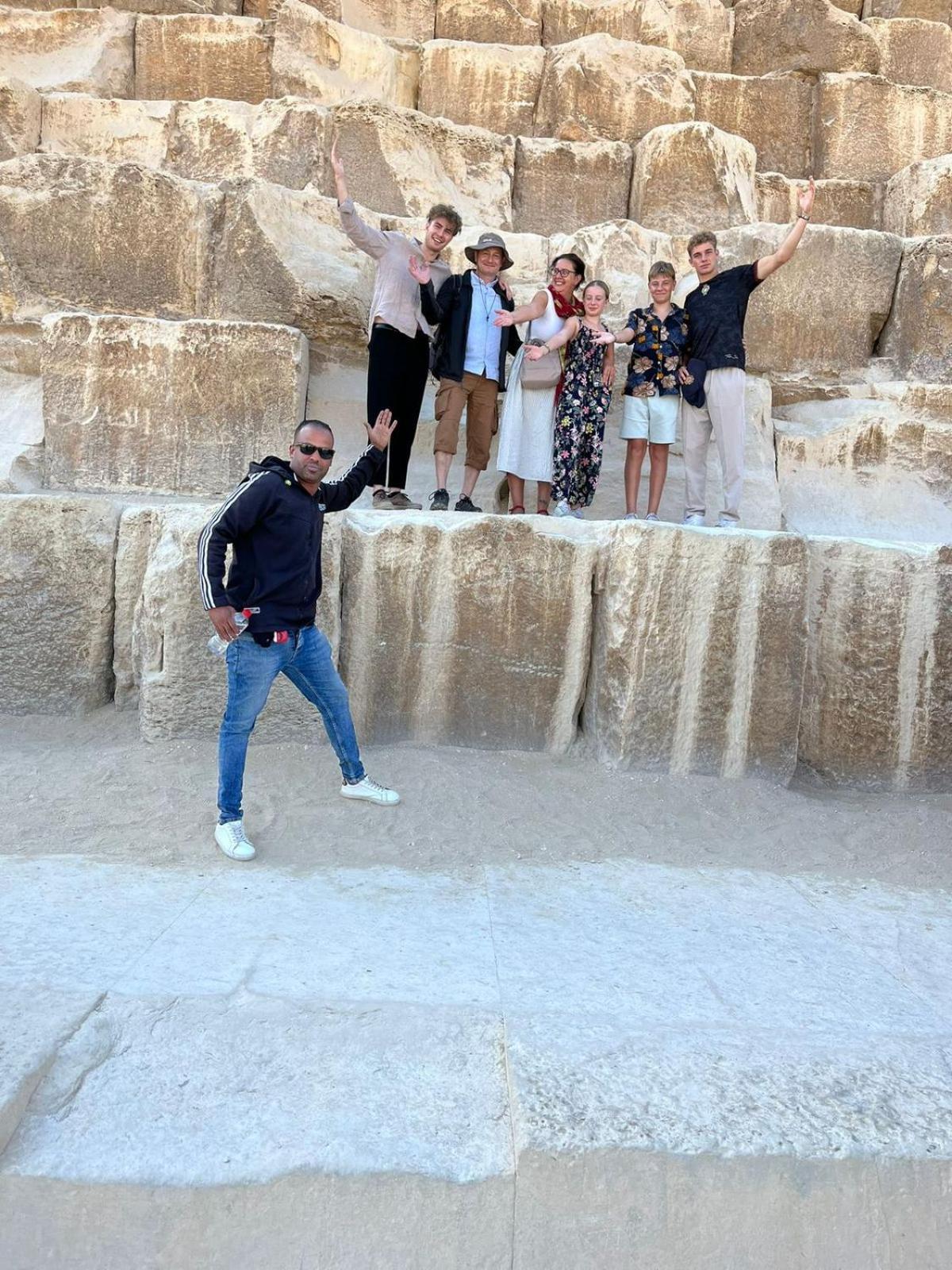Jana Pyramids View In 3 Bed & Breakfast Kafrat al Jabal ภายนอก รูปภาพ